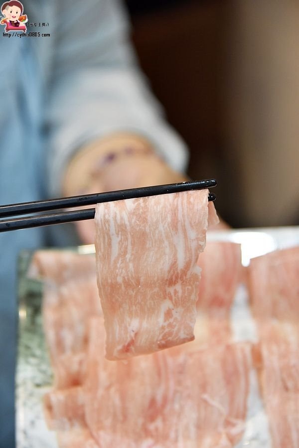 桃園夜市美食-大匠作健康湯鍋-安徽麻辣火鍋好新奇，湯頭實在好喝極了!! (邀約) @民宿女王芽月-美食.旅遊.全台趴趴走