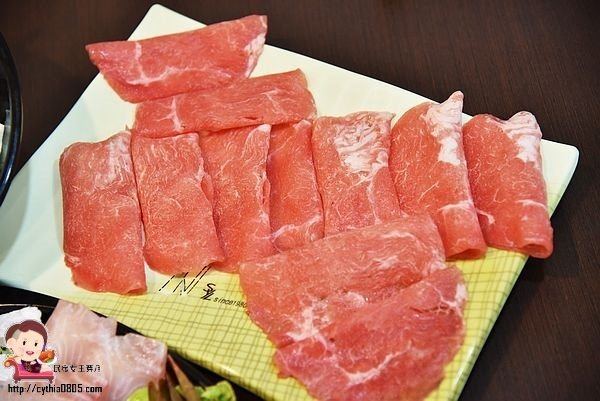 桃園夜市美食-大匠作健康湯鍋-安徽麻辣火鍋好新奇，湯頭實在好喝極了!! (邀約) @民宿女王芽月-美食.旅遊.全台趴趴走