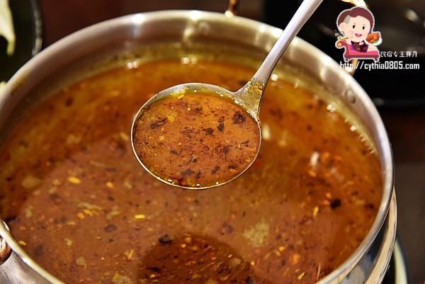 桃園夜市美食-大匠作健康湯鍋-安徽麻辣火鍋好新奇，湯頭實在好喝極了!! (邀約) @民宿女王芽月-美食.旅遊.全台趴趴走