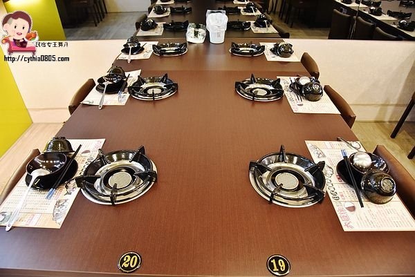 桃園夜市美食-大匠作健康湯鍋-安徽麻辣火鍋好新奇，湯頭實在好喝極了!! (邀約) @民宿女王芽月-美食.旅遊.全台趴趴走