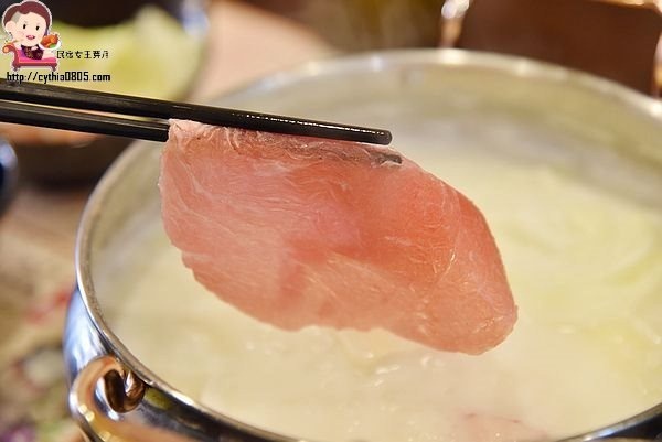 桃園夜市美食-大匠作健康湯鍋-安徽麻辣火鍋好新奇，湯頭實在好喝極了!! (邀約) @民宿女王芽月-美食.旅遊.全台趴趴走