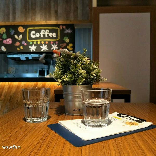 遇fun胃_起司蹦三明治 Cheese bomb||台中美食||近中國醫藥大學早午餐||舒適的早午餐店 推薦香嫩豬排起司蛋三明治 還有超熱情可愛的柯基狗摩卡 喜歡狗狗的你們絕對不能錯過