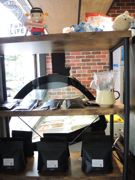Fun Life - Gelato。Cats。Café:呷飽祙【新北板橋・Fun Life - Gelato。Cats。Café】新開寵物餐廳