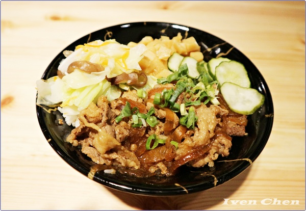 大同町：《中壢丼飯》堪稱最高CP值的肉多多雙併系列丼飯/日式豬排/吃飽也吃得很精彩/ 『大同町 - 平價日式豬排、炸雞塊丼飯 專賣』