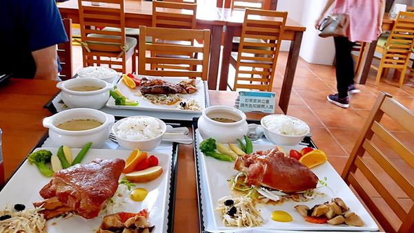 35082918_1818556751498870_6864097684563689472_n