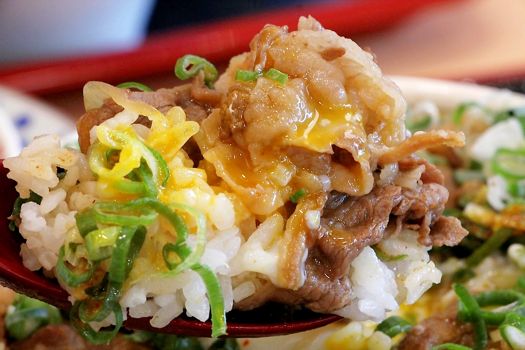 台中西屯，すき家 Sukiya台中店開幕啦!主打平價丼飯，要來搶攻大家的胃啦! - 微笑Joe幸運