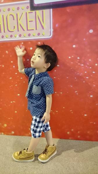 色廊展color gallery：高雄~色廊展 color gallery~大膽玩色彩~15種主題場景~好拍到不要不要的~