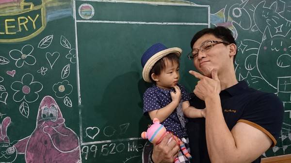 色廊展color gallery：高雄~色廊展 color gallery~大膽玩色彩~15種主題場景~好拍到不要不要的~