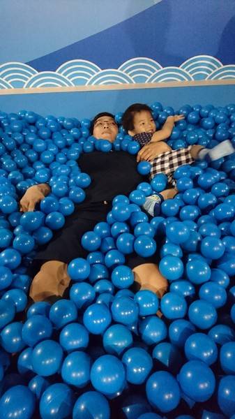 色廊展color gallery：高雄~色廊展 color gallery~大膽玩色彩~15種主題場景~好拍到不要不要的~