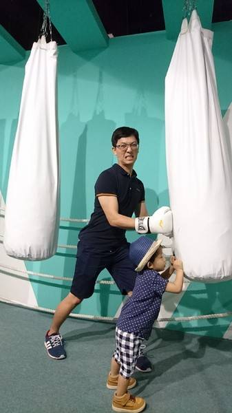 色廊展color gallery：高雄~色廊展 color gallery~大膽玩色彩~15種主題場景~好拍到不要不要的~