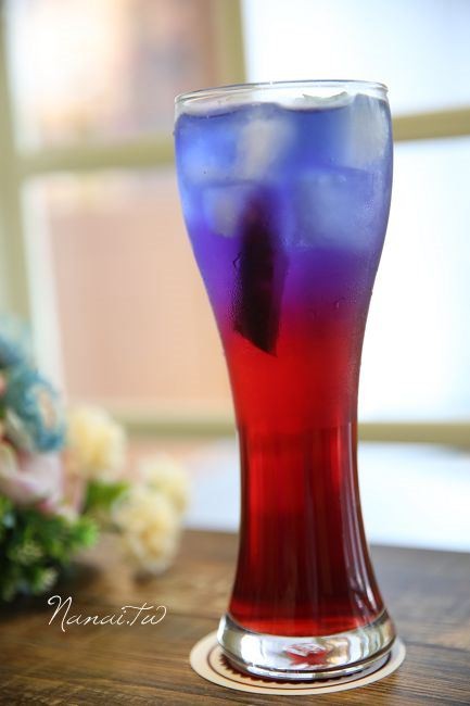 苗栗市美食》花甜咖啡屋。廢墟老宅翻修,搖身變馬卡龍色系的紫色小屋 - Nana愛旅行札記