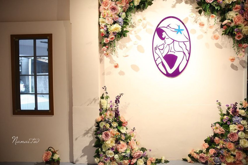 苗栗市美食》花甜咖啡屋。廢墟老宅翻修,搖身變馬卡龍色系的紫色小屋 - Nana愛旅行札記