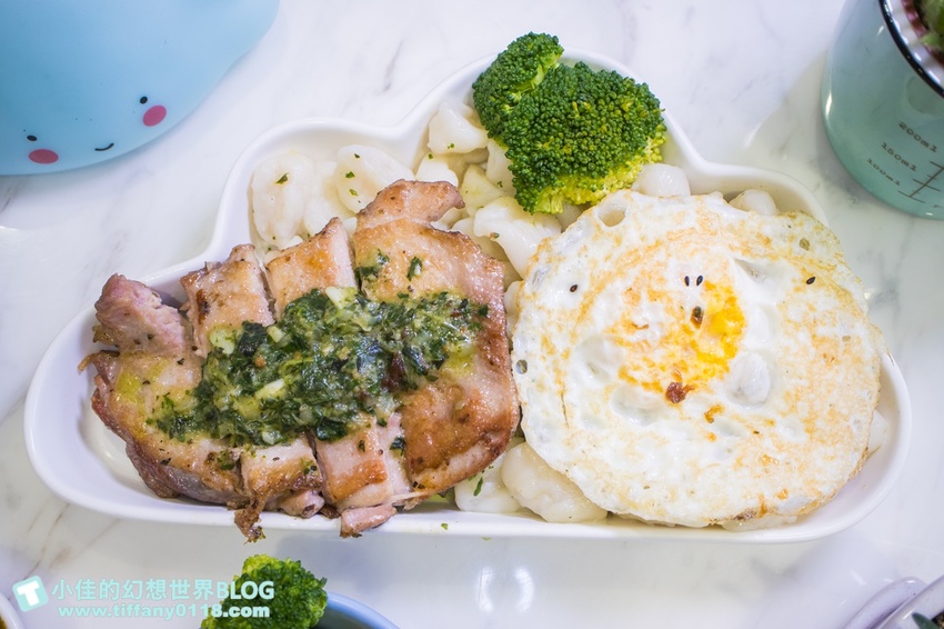 [南京三民站美食]Mr.雲創意食堂(附菜單)/創意烤饅頭+雲朵造型餐點好拍又好吃/交通方便價格實惠的捷運美食