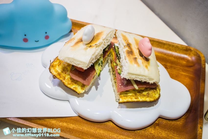 [南京三民站美食]Mr.雲創意食堂(附菜單)/創意烤饅頭+雲朵造型餐點好拍又好吃/交通方便價格實惠的捷運美食