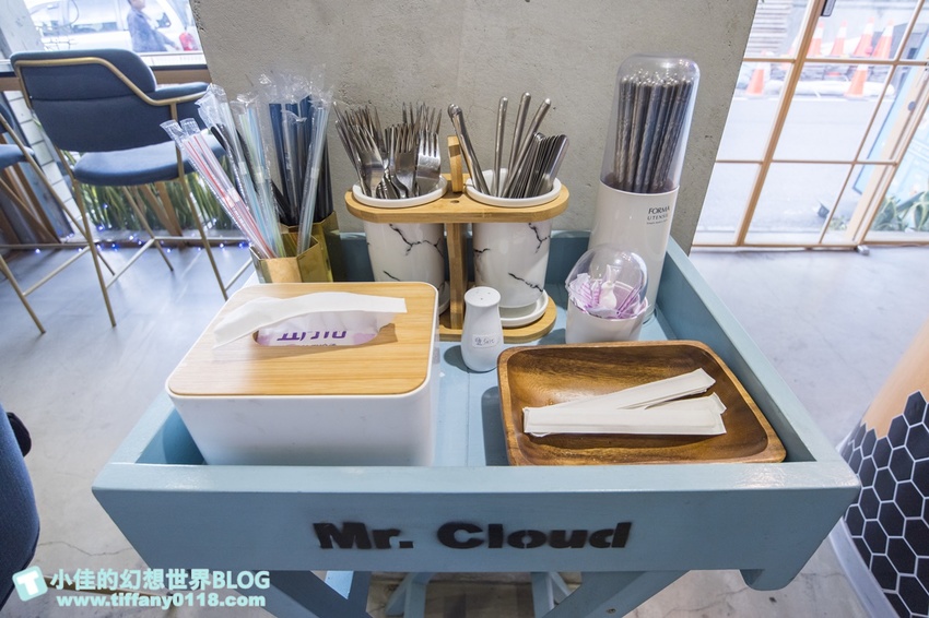 [南京三民站美食]Mr.雲創意食堂(附菜單)/創意烤饅頭+雲朵造型餐點好拍又好吃/交通方便價格實惠的捷運美食