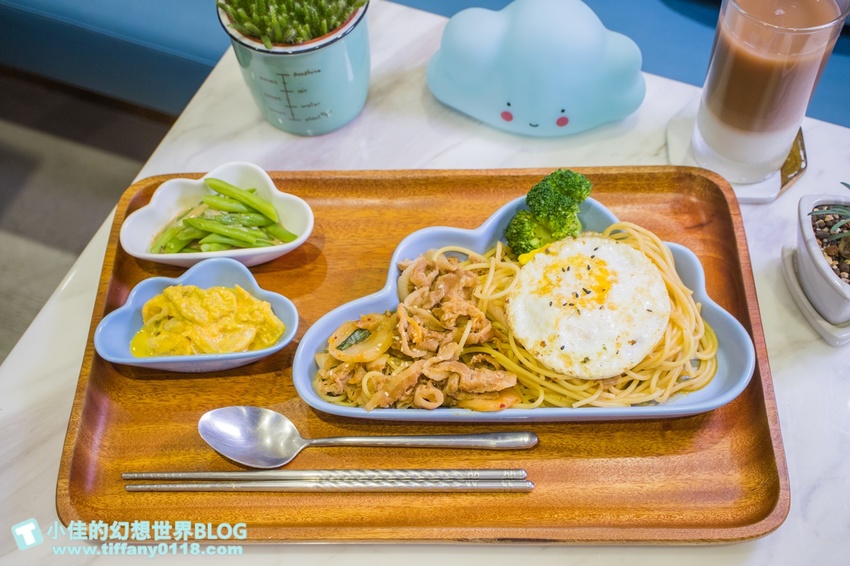 [南京三民站美食]Mr.雲創意食堂(附菜單)/創意烤饅頭+雲朵造型餐點好拍又好吃/交通方便價格實惠的捷運美食