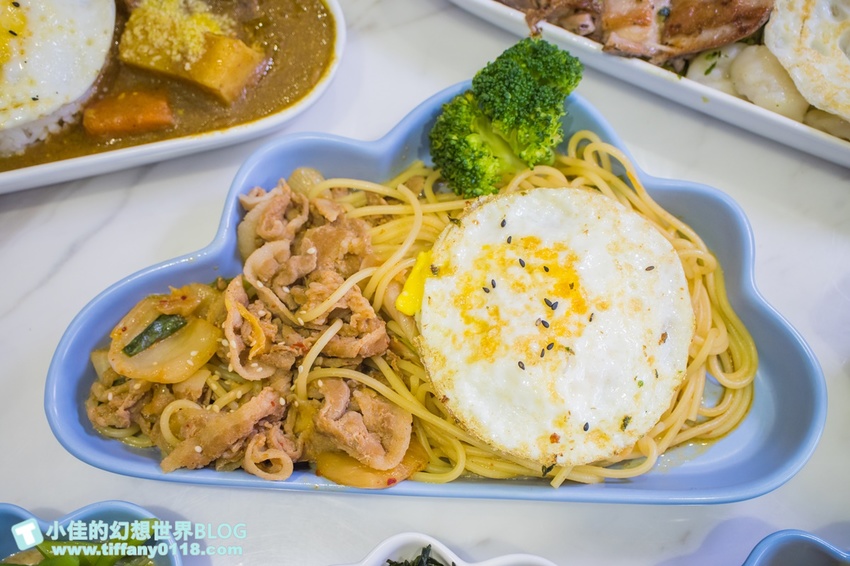 [南京三民站美食]Mr.雲創意食堂(附菜單)/創意烤饅頭+雲朵造型餐點好拍又好吃/交通方便價格實惠的捷運美食