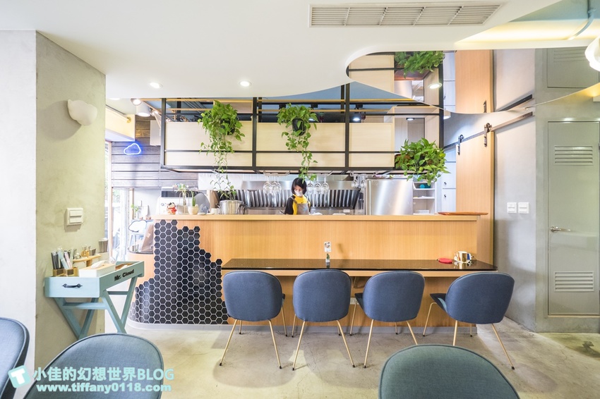 [南京三民站美食]Mr.雲創意食堂(附菜單)/創意烤饅頭+雲朵造型餐點好拍又好吃/交通方便價格實惠的捷運美食