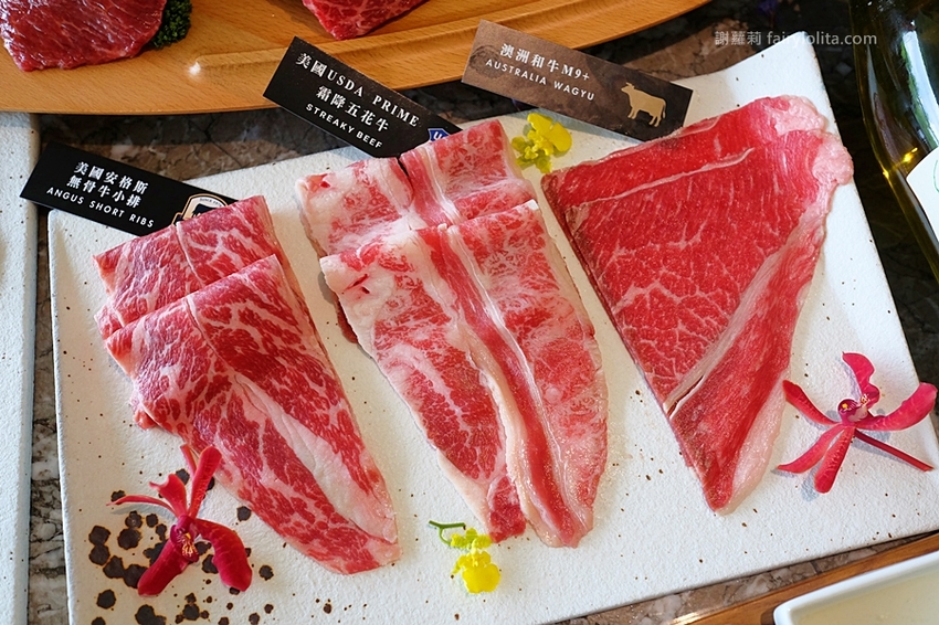 台中美食 | 佐賀野仁 / 日本和牛極緻燒肉放題。全台最狂吃到飽,整頭日本三大和牛「近江牛」讓你吃免驚! @蹦啾♥謝蘿莉 La vie heureuse