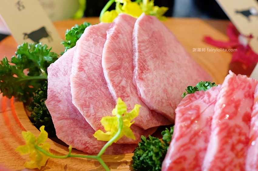 台中美食 | 佐賀野仁 / 日本和牛極緻燒肉放題。全台最狂吃到飽,整頭日本三大和牛「近江牛」讓你吃免驚! @蹦啾♥謝蘿莉 La vie heureuse