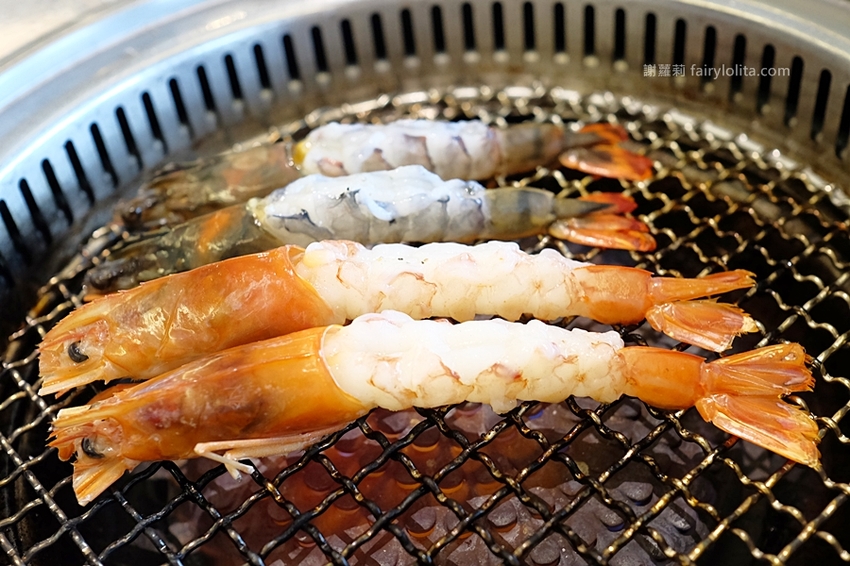 台中美食 | 佐賀野仁 / 日本和牛極緻燒肉放題。全台最狂吃到飽,整頭日本三大和牛「近江牛」讓你吃免驚! @蹦啾♥謝蘿莉 La vie heureuse