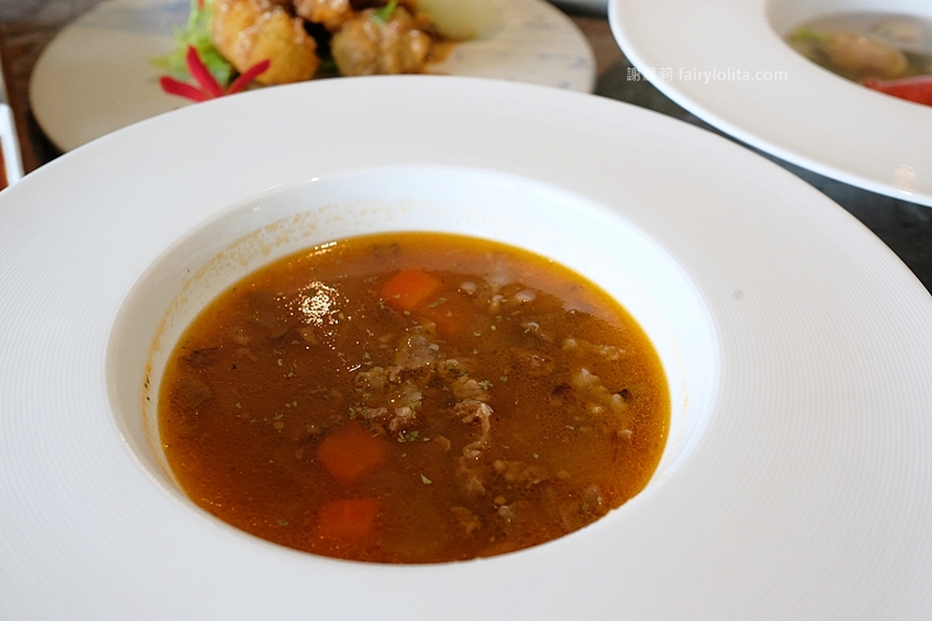 台中美食 | 佐賀野仁 / 日本和牛極緻燒肉放題。全台最狂吃到飽,整頭日本三大和牛「近江牛」讓你吃免驚! @蹦啾♥謝蘿莉 La vie heureuse