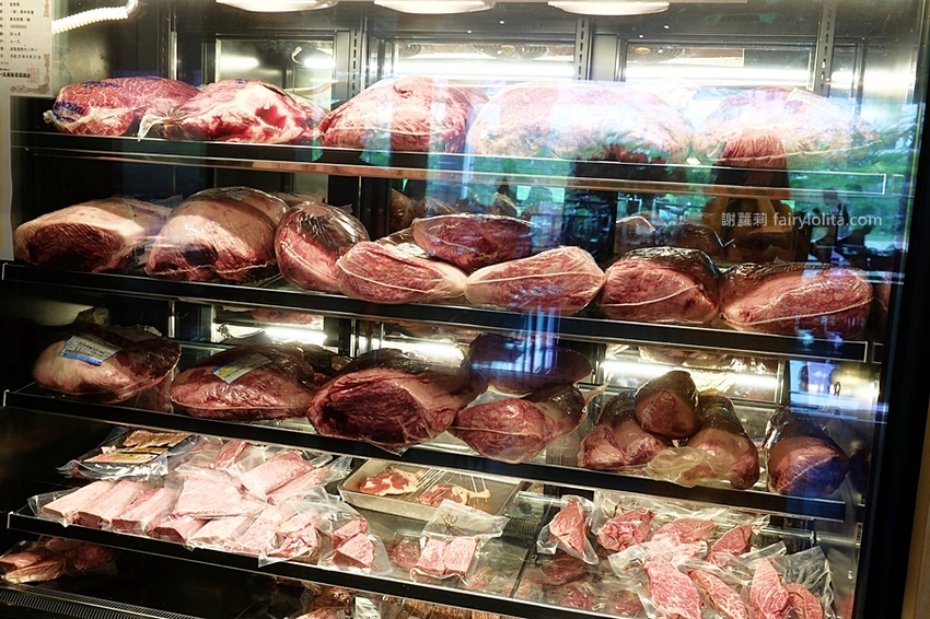 台中美食 | 佐賀野仁 / 日本和牛極緻燒肉放題。全台最狂吃到飽,整頭日本三大和牛「近江牛」讓你吃免驚! @蹦啾♥謝蘿莉 La vie heureuse