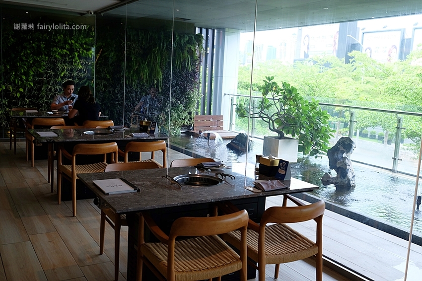 台中美食 | 佐賀野仁 / 日本和牛極緻燒肉放題。全台最狂吃到飽,整頭日本三大和牛「近江牛」讓你吃免驚! @蹦啾♥謝蘿莉 La vie heureuse