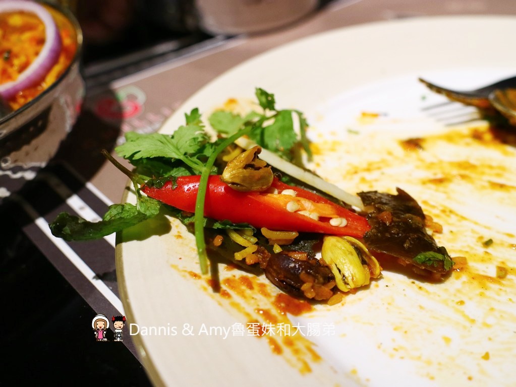 《新竹印度餐廳推薦》印度人開的Chillies淇里思印度餐廳。好吃的特色烤餅印度咖哩。菜單價位菜色分享 ︱關新路印度美食 (影片)