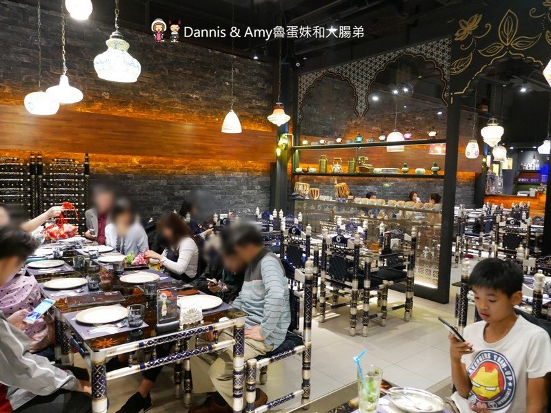 《新竹印度美食》Chillies淇里思印度餐廳。特色烤餅道地好吃搭配印度咖哩絕配推薦。菜單分享 ︱關新路餐廳推薦 。包場聚餐超適合（影片）