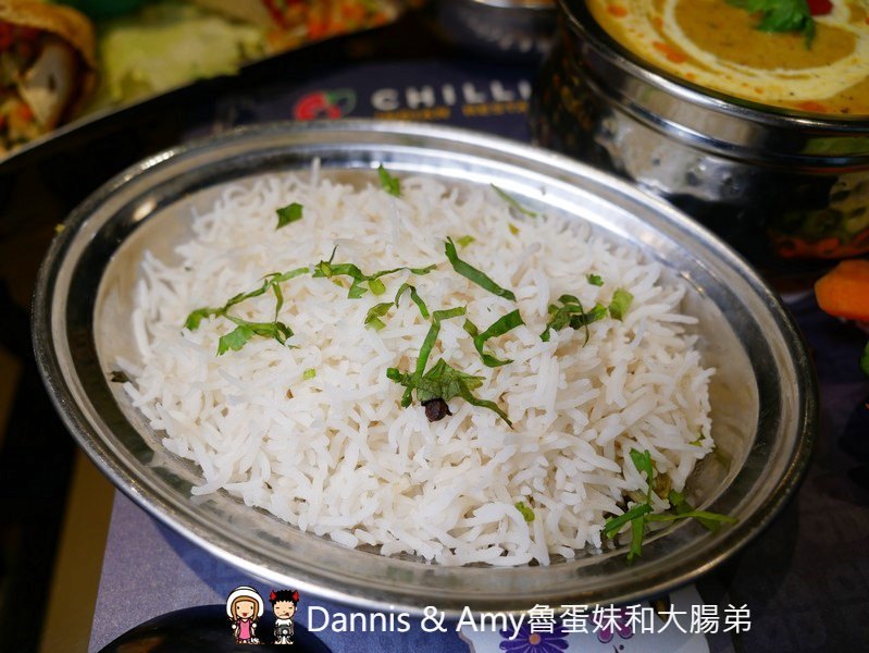 《新竹印度美食》Chillies淇里思印度餐廳。特色烤餅道地好吃搭配印度咖哩絕配推薦。菜單分享 ︱關新路餐廳推薦 。包場聚餐超適合（影片）