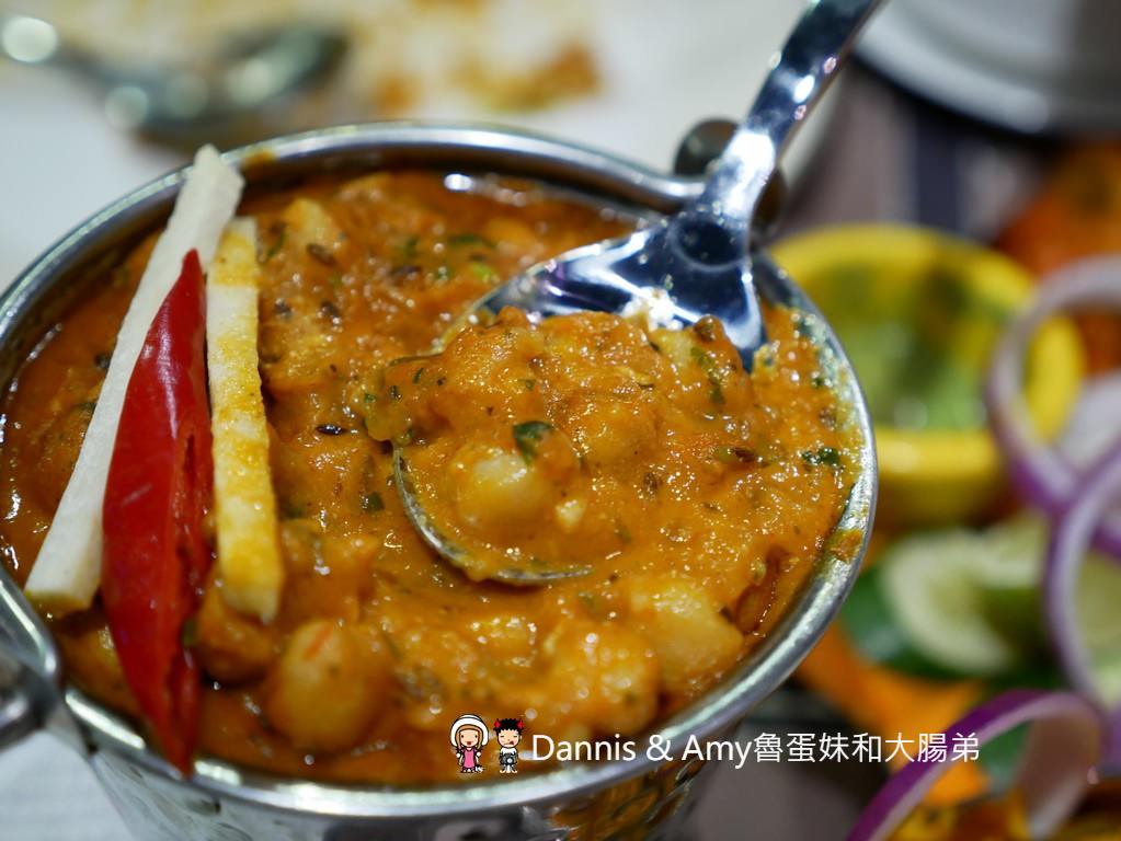 《新竹印度餐廳推薦》印度人開的Chillies淇里思印度餐廳。好吃的特色烤餅印度咖哩。菜單價位菜色分享 ︱關新路印度美食 (影片)