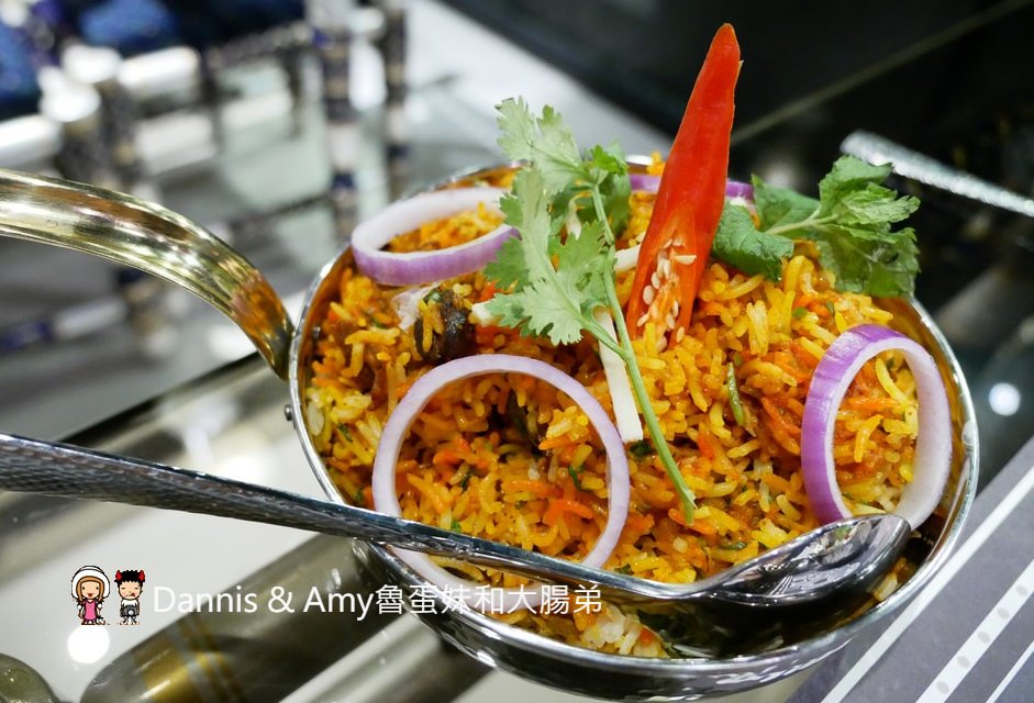 《新竹印度餐廳推薦》印度人開的Chillies淇里思印度餐廳。好吃的特色烤餅印度咖哩。菜單價位菜色分享 ︱關新路印度美食 （影片）