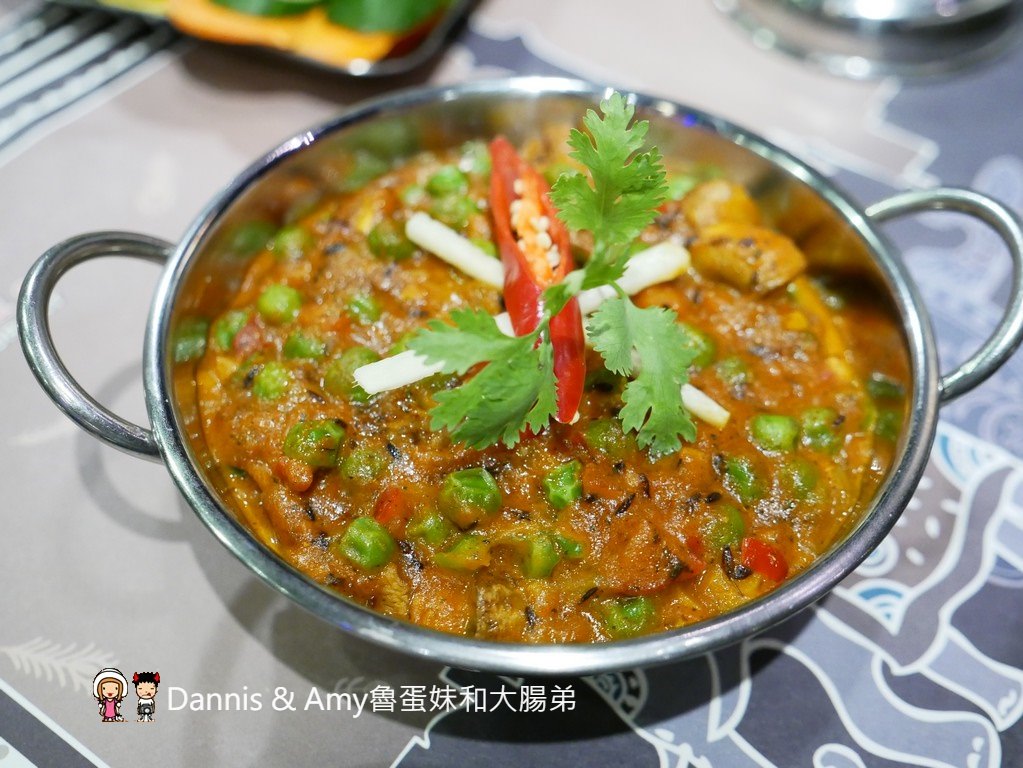 《新竹印度餐廳推薦》印度人開的Chillies淇里思印度餐廳。好吃的特色烤餅印度咖哩。菜單價位菜色分享 ︱關新路印度美食 (影片)