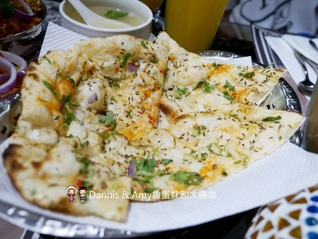 《新竹印度餐廳推薦》印度人開的Chillies淇里思印度餐廳。好吃的特色烤餅印度咖哩。菜單價位菜色分享 ︱關新路印度美食 （影片）