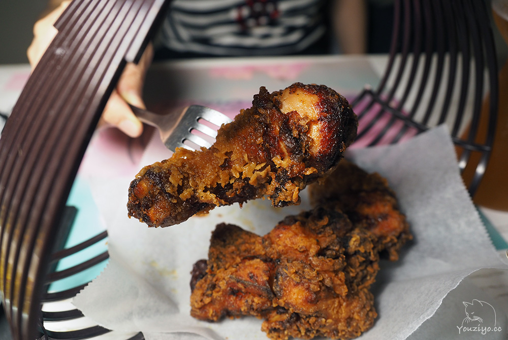 Jap Jap Bikini Cafe Bar 咖啡餐酒吧︱精釀啤酒 炸雞 豬肋排的絕妙搭配︱近台北車站