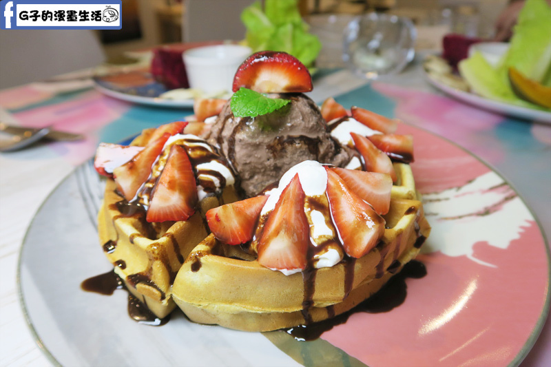 北車Japjapbikini CAFE BAR 下午茶甜點 草莓鮮奶油鬆餅