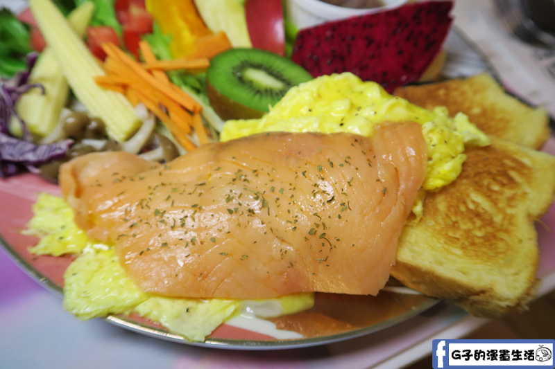 北車Japjapbikini CAFE BAR早午餐奶油蛋燻鮭魚