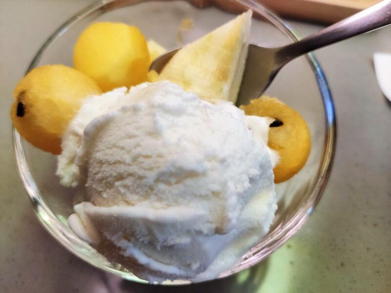 彩虹雪 冰淇淋水果盅