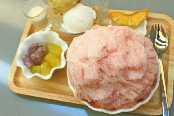 【台南美食】彩虹雪雪花冰甜品屋-全台首創!36種口味天然水果雪花冰