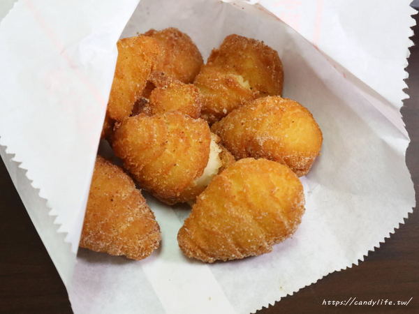 饗炸 炸物食堂(靜宜總店):台中美食│饗炸 炸物食堂-靜宜總店〃脫油機脫油,搭配獨門醬汁,沙鹿人氣排隊美食~