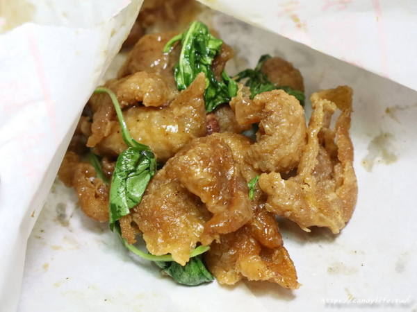 饗炸 炸物食堂(靜宜總店):台中美食│饗炸 炸物食堂-靜宜總店〃脫油機脫油,搭配獨門醬汁,沙鹿人氣排隊美食~