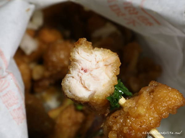 饗炸 炸物食堂(靜宜總店):台中美食│饗炸 炸物食堂-靜宜總店〃脫油機脫油,搭配獨門醬汁,沙鹿人氣排隊美食~