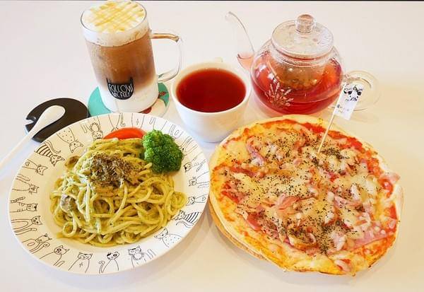 貓奴小姐:貓奴小姐-北投貓咪咖啡廳 店內滿滿貓咪元素 還有三隻可愛的店貓坐陪 待一整個下午都不成問題