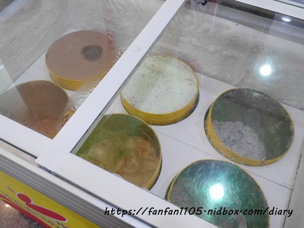 【淡水美食】7盎司牛排 附沙拉吧湯麵包小菜飲料冰淇淋 無限享用 #平價牛排 #高CP值 (13).JPG