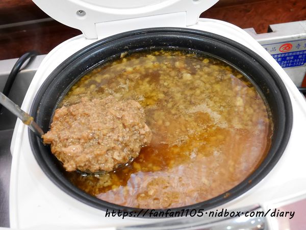 【淡水美食】7盎司牛排 附沙拉吧湯麵包小菜飲料冰淇淋 無限享用 #平價牛排 #高CP值 (16).JPG