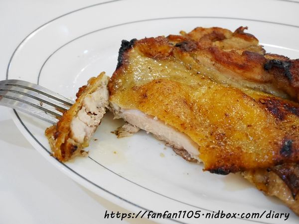 【淡水美食】7盎司牛排 附沙拉吧湯麵包小菜飲料冰淇淋 無限享用 #平價牛排 #高CP值 (31).JPG