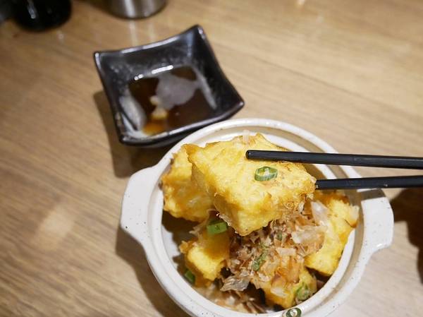合禾町日式料理:合禾町日式料理-台中沙鹿隱密夯店 超平價定食丼飯 連食尚玩家都曾拜訪 雖然不顯眼但人潮絡繹不絕 餐點更是高水準 高CP到不行