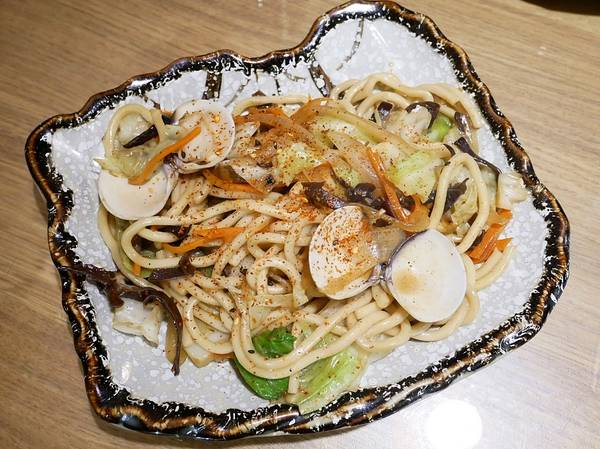 合禾町日式料理:合禾町日式料理-台中沙鹿隱密夯店 超平價定食丼飯 連食尚玩家都曾拜訪 雖然不顯眼但人潮絡繹不絕 餐點更是高水準 高CP到不行