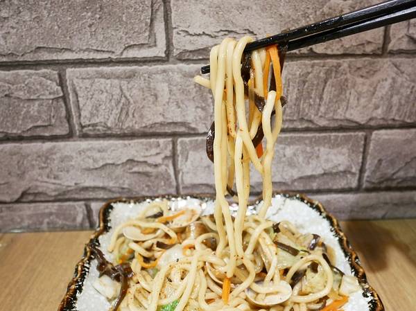 合禾町日式料理:合禾町日式料理-台中沙鹿隱密夯店 超平價定食丼飯 連食尚玩家都曾拜訪 雖然不顯眼但人潮絡繹不絕 餐點更是高水準 高CP到不行